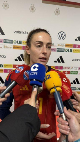Alexia Putellas atiende a los medios tras el empate en Alemania