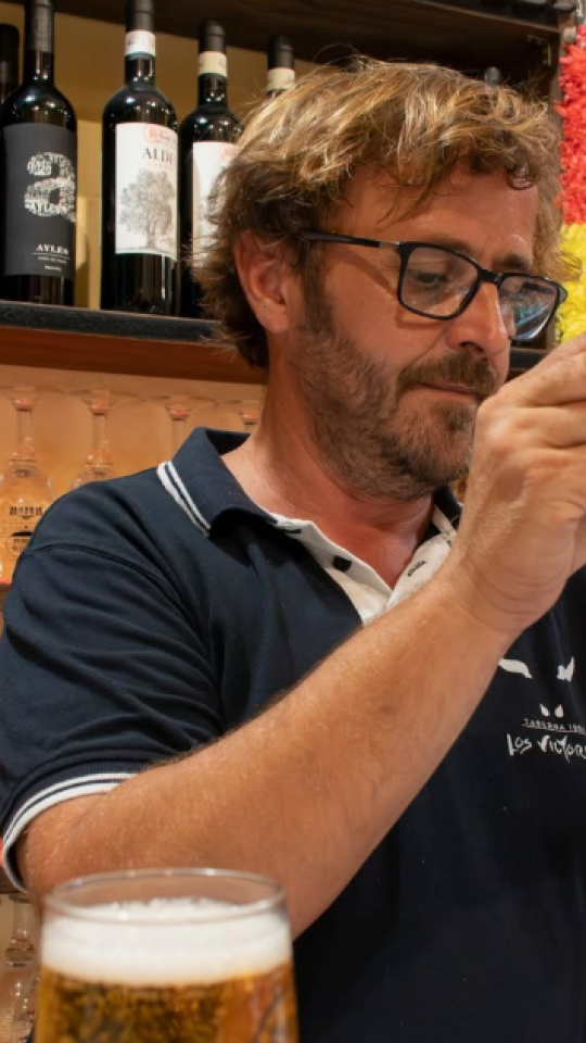 Julián, dueño de 'Los Victorinos'