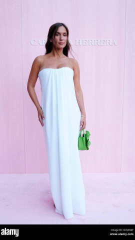 3CN394F 3CN394F Madrid. Spain. 20250918, Maria Pombo attends Carolina Herrera's Spring-Summer 2026 collection at Plaza Mayor on September 18, 2025 in Madrid, Spain Credit: MPG/Alamy Live News