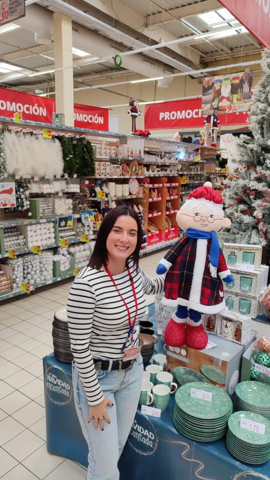 Alcampo Motril celebra la Navidad con su primer mercado de productos típicos