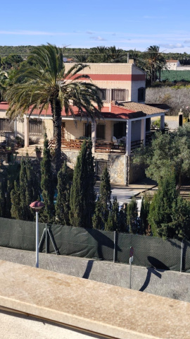 Chalé donde están atrincherados los presuntos asesinos.