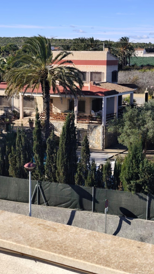 Chalé donde están atrincherados los presuntos asesinos.