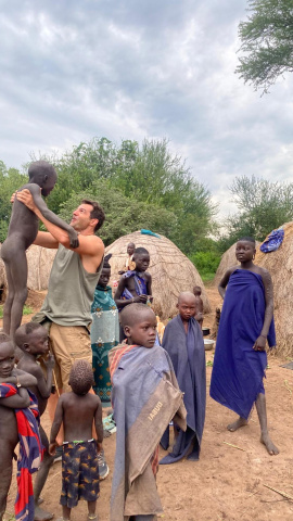 Dani Segalerva, el banquero de Málaga que cambió la corbata por la aventura en el corazón de África