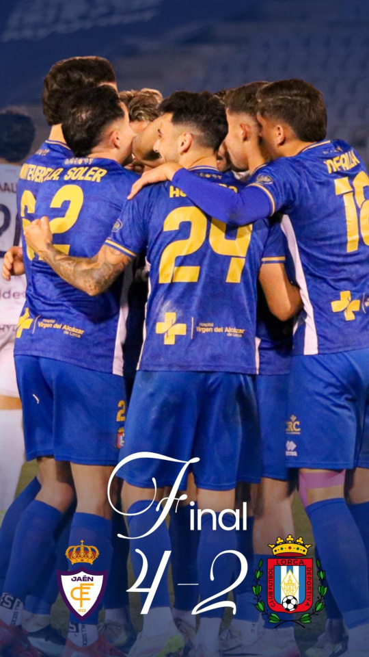 Los jugadores del CF Lorca Deportiva celebran un gol del partido ante el Real Jaén