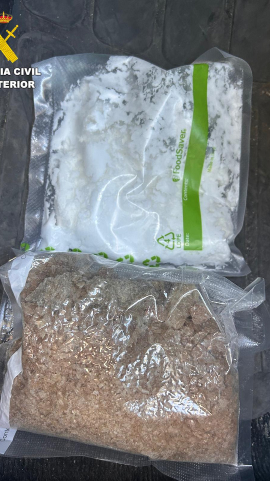 Pillan a dos hombres con medio kilo de MDMA y Speed oculto bajo el asiento del coche