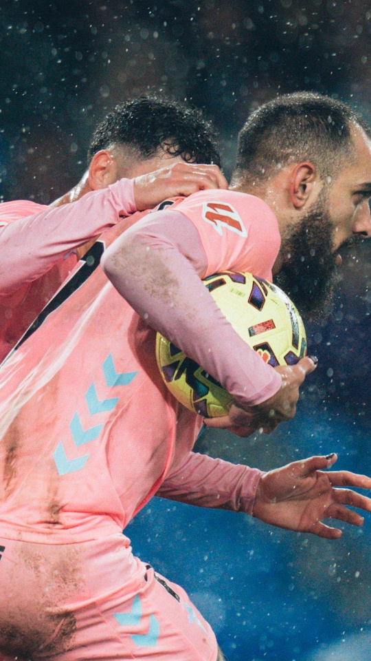 Borja Iglesias celebra su gol ante la Real Sociedad