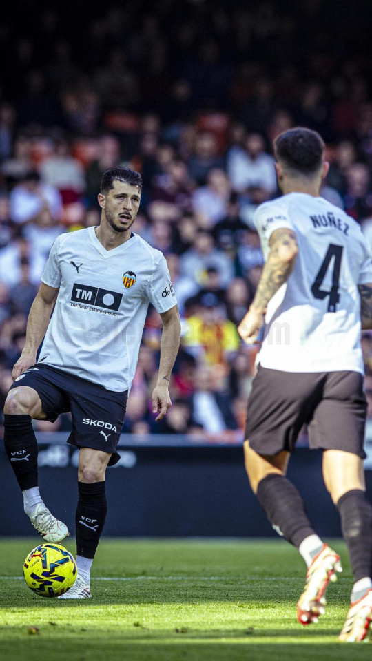 Guido Rodríguez se ha hecho con el centro del campo