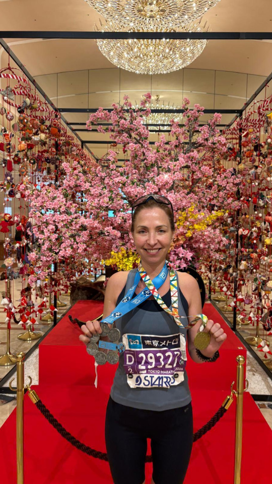 Emilia Arnau posa sonriente tras alcanzar esta gesta al alcance de muy pocos