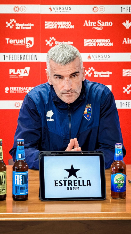 Vicente Parras, entrenador del CD Teruel, en rueda de prensa
