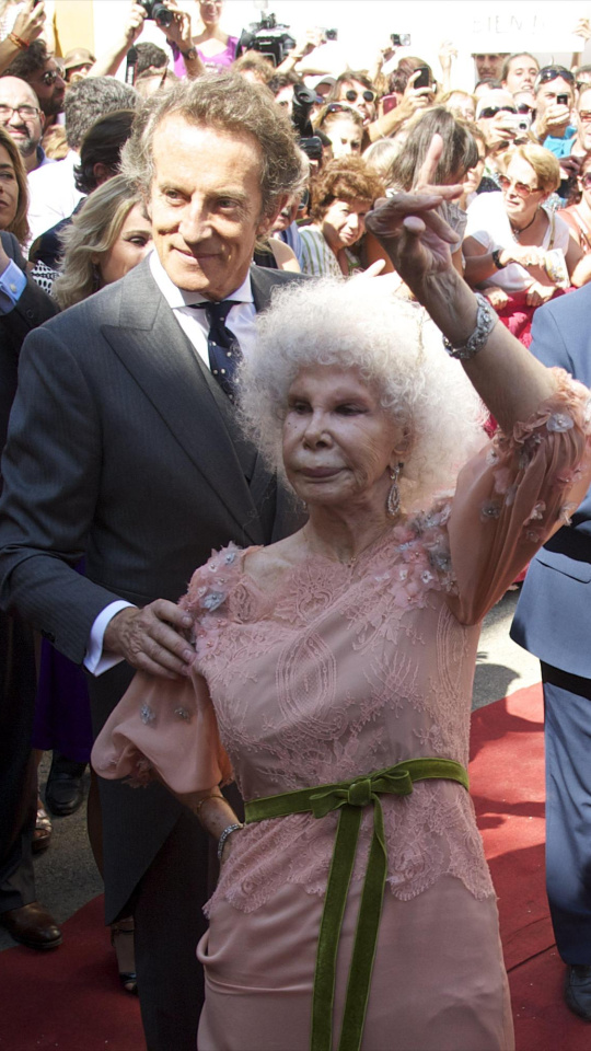CDY4PR Oct. 5, 2011 - Sevilla, Andaulcia, Spain - Duchess of Alba and Alfonso Diez wedding at Palacio de Duenas in Seville (Credit Image: © Jack Abuin/ZUMAPRESS.com)