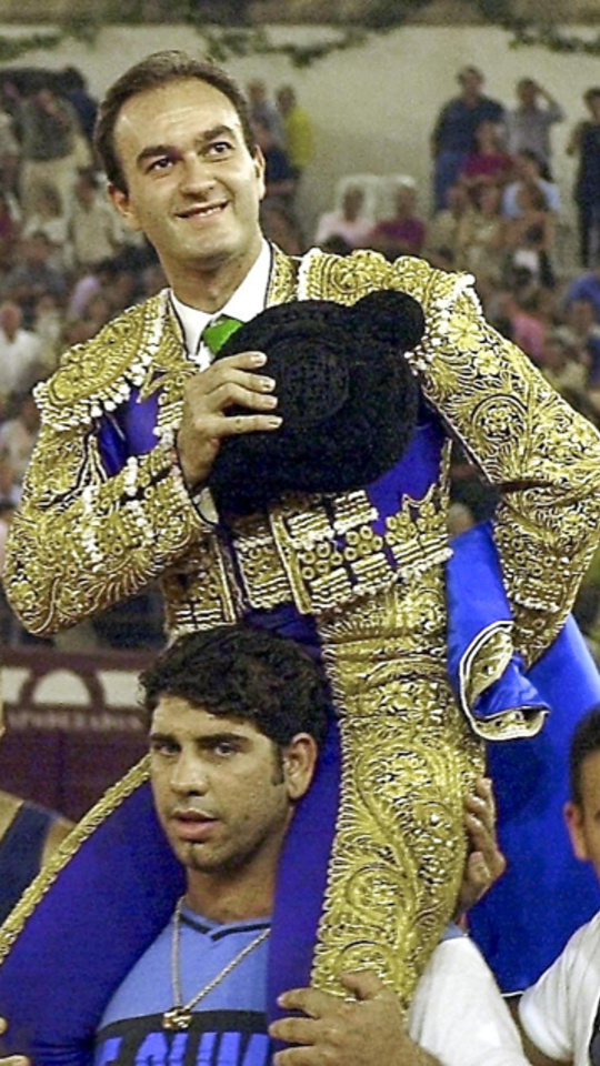 Ricardo Ortiz durante una salida a hombros en La Malagueta