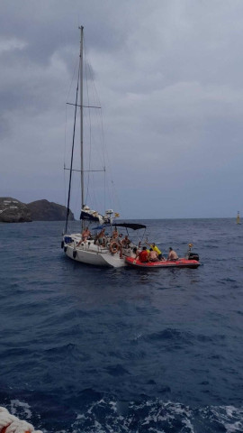 29/08/2024 Velero rescatado en las inmediaciones de la playa de La Joya