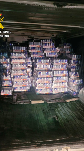 La Guardia Civil detiene a una pareja por el robo de más de 4000 latas de una conocida bebida energética