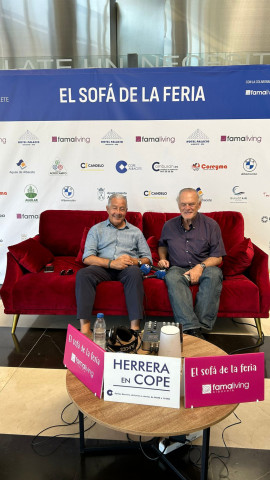 Pedro Piqueras y Juan Martínez, en el sofá de COPE en el Hotel Palacio