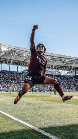 Carlos Álvarez celebra el 4-2