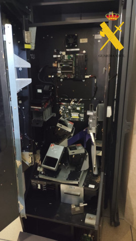 Tragaperras destrozada