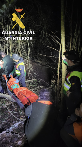 Guardias Civiles de montaña rescatan el cuerpo de un cazador