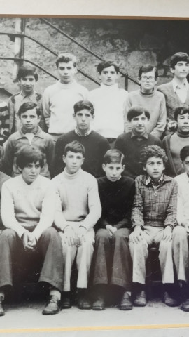 Foto de uno de los cursos en el Colegio de los Hermanos de Santiago