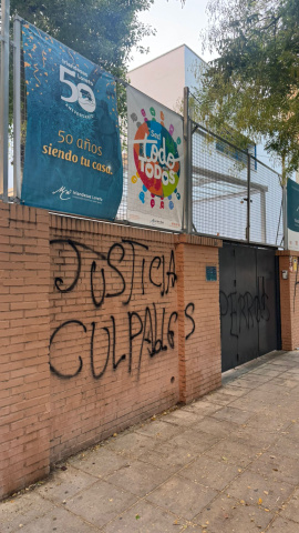 PINTADAS EN COLEGIO SANDRA PEÑA