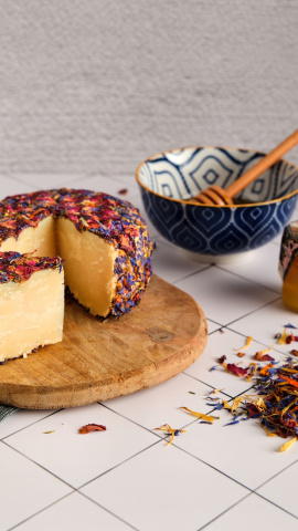 El nuevo queso con flores de La Yerbera