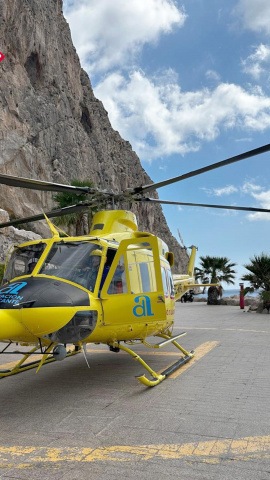Un helicóptero del Consorcio Provincial de Bomberos de Alicante, en una intervención anterior. / Imagen de archivo