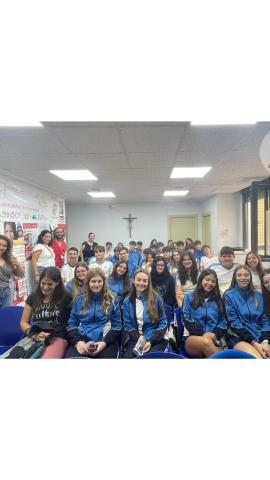 Estudiantes visitan Cáritas