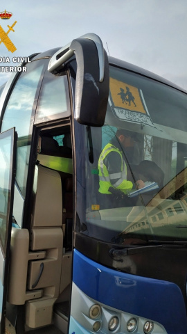 Dan positivo en drogas dos conductores de autobús escolar en Extremadura