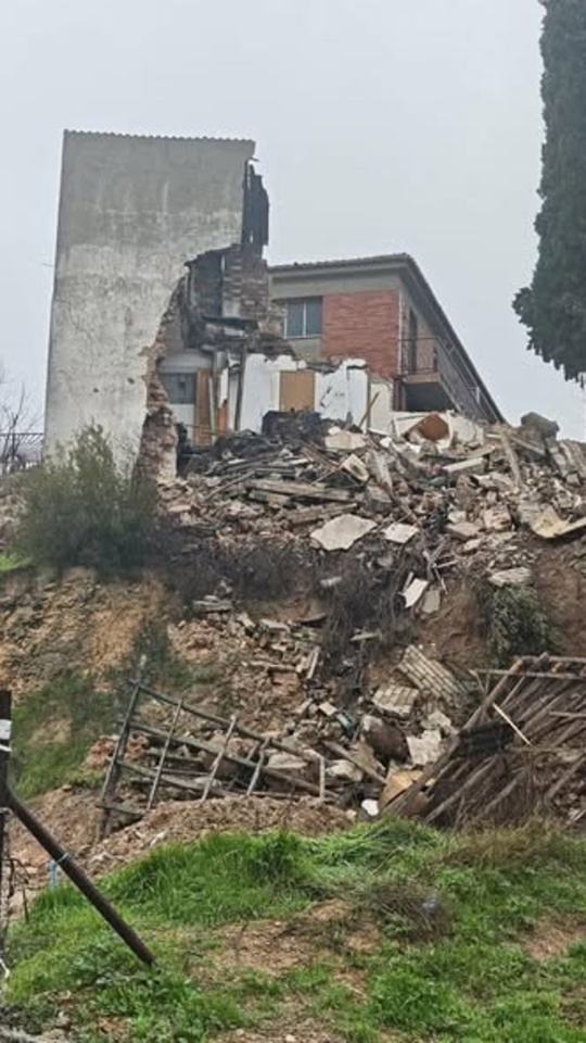 Vivienda derrumbada en Iznalloz