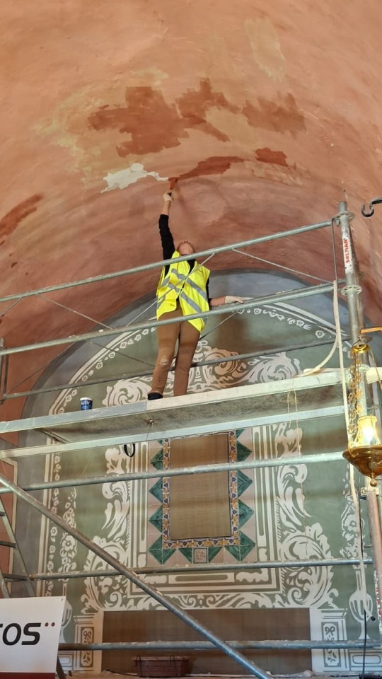 La actuación de restauración en la ermita de la Magdalena se realiza sobre la zona del altar