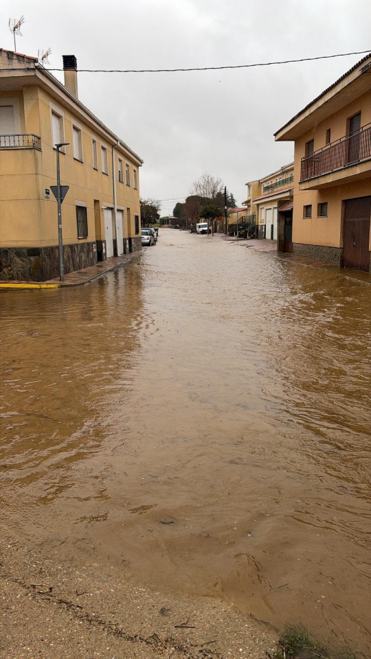 Imágenes de Miranda de Azán (Salamanca) tras el paso de un frente lluvioso