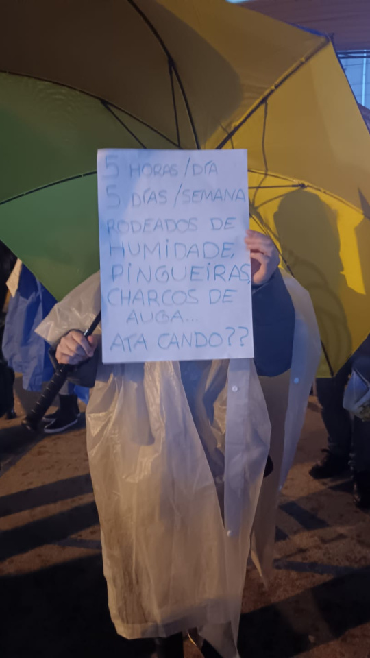 Concentración en el CEIP Wenceslao Fernández Flórez de A Coruña