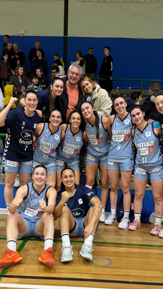 Las jugadoras del Celta Femxa Zorka celebran su victoria en Castellón