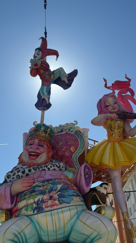 La Falla Diana en su segundo día de plantà