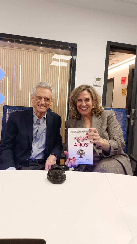 Cristina López Schlichting con el prestigioso psiquiatra Luis Rojas Marcos