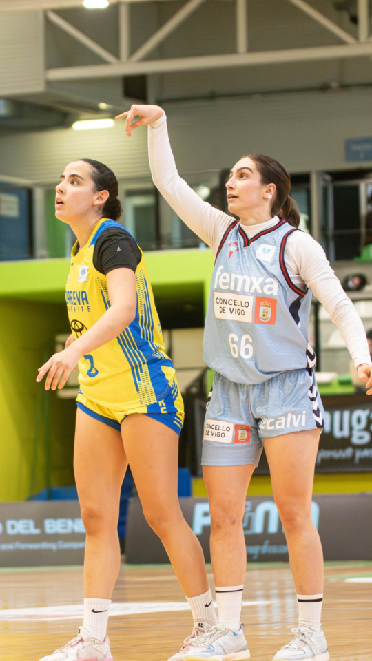 Imagen del duelo de la primera vuelta entre Celta y Adareva en Navia