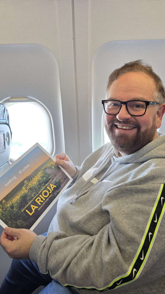 David ha llegado a La Rioja en el primer vuelo procedente de Barcelona