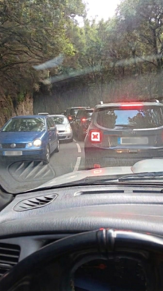 Atasco en el Macizo de Anaga