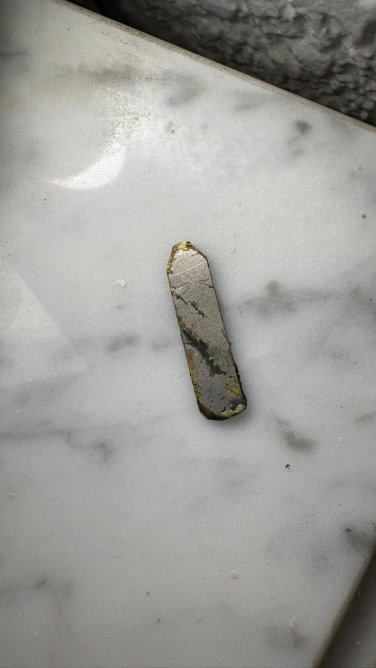 Una de las herramientas que utilizan para abrir las puertas y que terminó rota