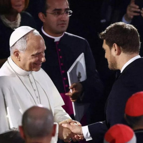 Michael Bublé actúa ante el Papa León XIV