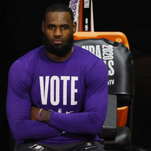 LeBron James pide el voto en las elecciones a la presidencia de EE.UU.