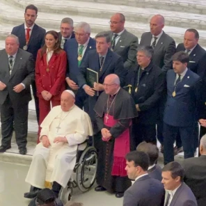 El Santo Padre recibe en audiencia a una peregrinación rociera