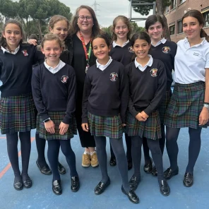 Alumnas ganadoras de RelicatGames del Colegio Everest Monteclaro