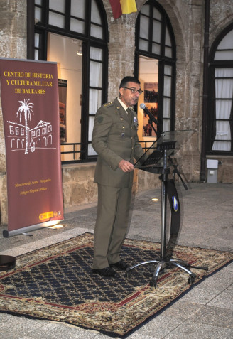 Coronel Sales, director del Centro