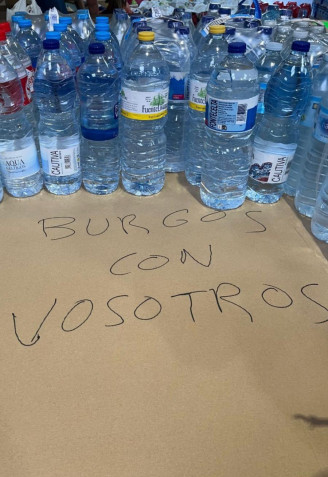 Mensaje de solidaridad de Burgos hacia Valencia en una de las cajas con material.