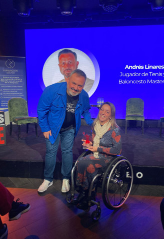 Sonia Ruiz recibió el premio Encarna Hernández