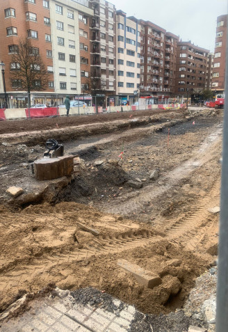 Obras en la plaza del Continental, en Gijón