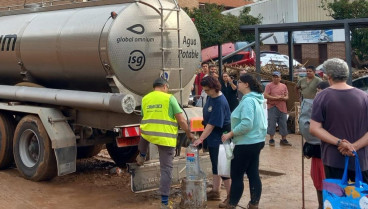 Los camiones cisterna se han vuelto imprescindibles en varios pueblos de la provincia de Valencia. Llevan agua potable.