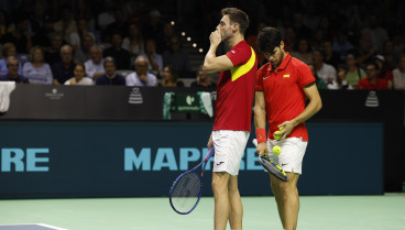 Carlos Alcaraz y Marcel Granollers durante su encuentro frente a la pareja de Países Bajos Wesley Koolhof y Botic Van de Zandschulp