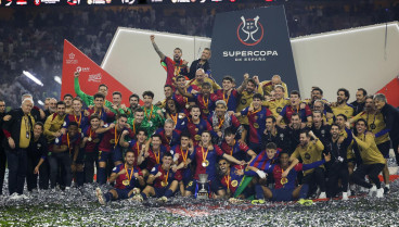 El Barcelona, con el título de Supercopa de España ganado ante el Real Madrid