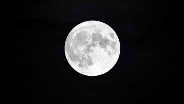 Vista de la superluna azul, a 30 de agosto de 2023, en Madrid